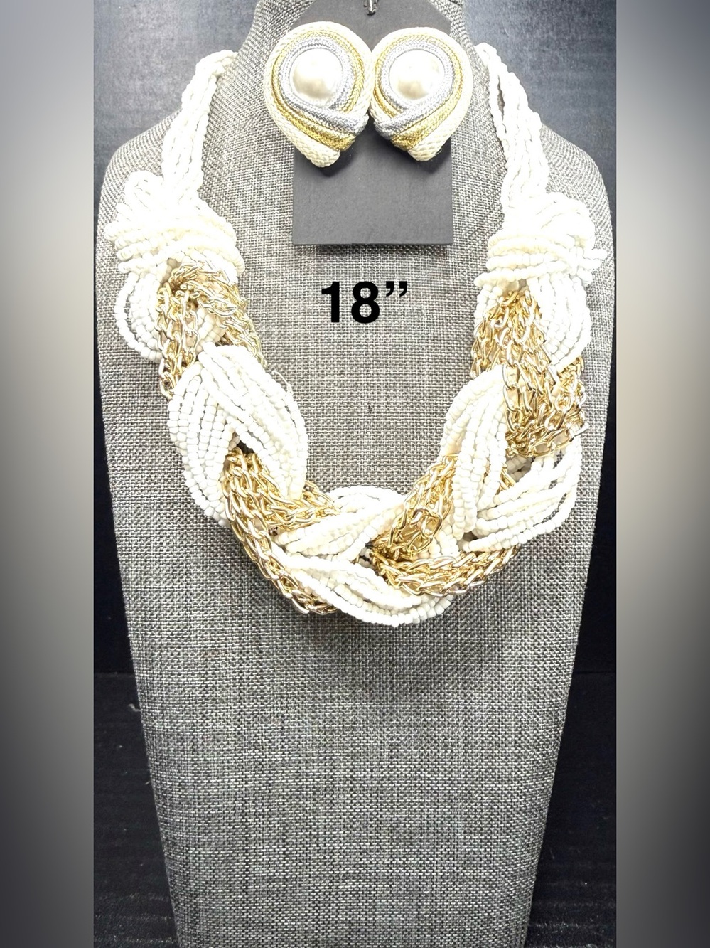 188. Elegant Cream and Gold Braided Statement Necklace